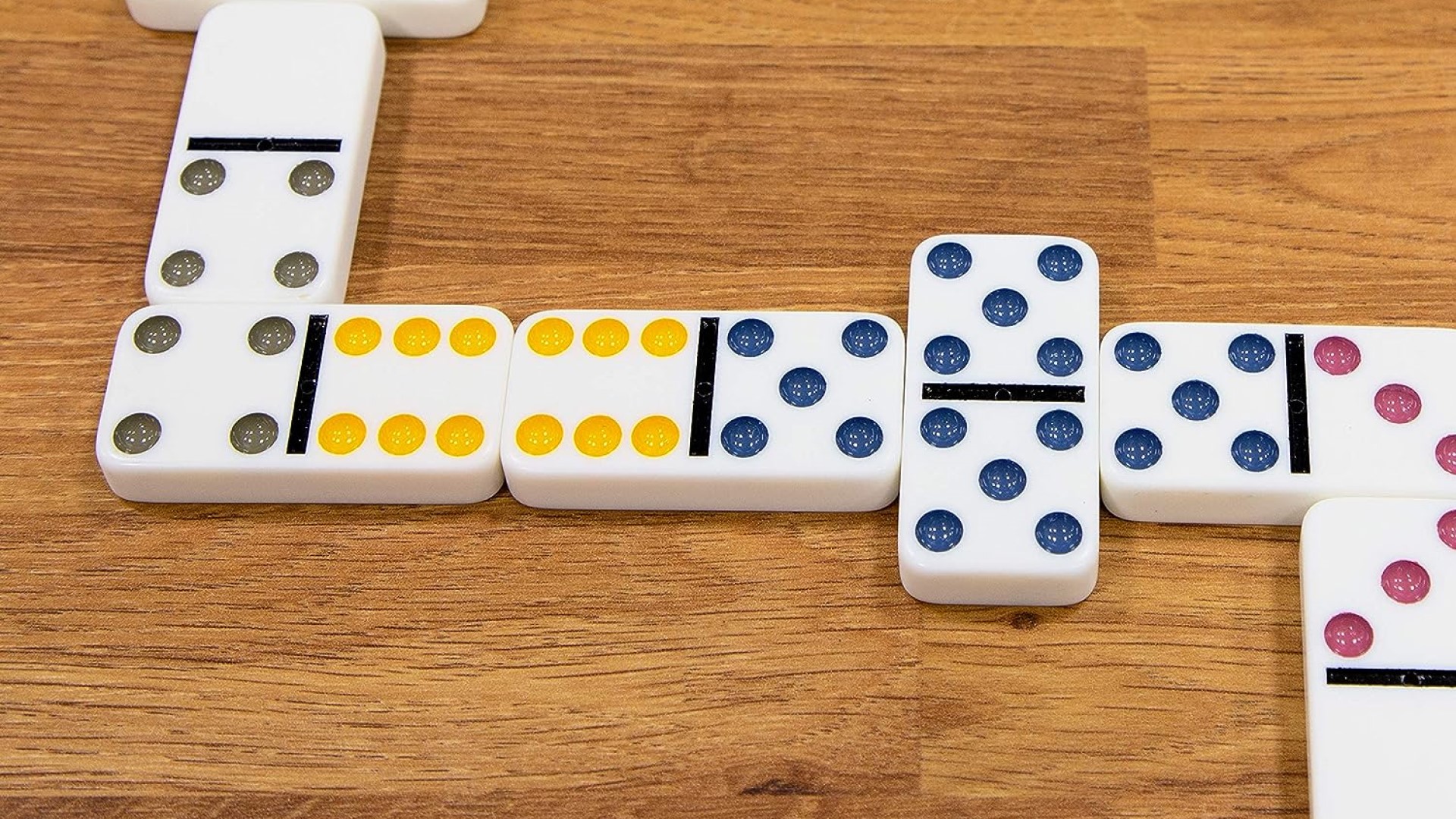six-ways-to-learn-how-to-play-dominoes