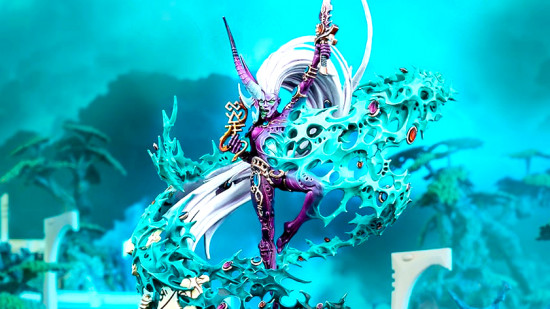 Warhammer 40k factions - Minor Factions section - Games Workshop image showing the Ynnari leader the Yncarne, Avatar of the Ynnead