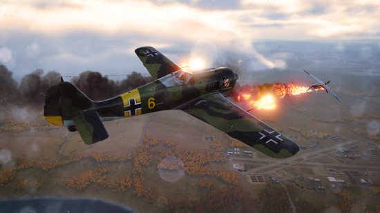 Best free war games guide - World of Warplanes screenshot showing a WW2 air dogfight